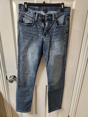 Marc Anthony Slim Straight Jeans in Medium Blue